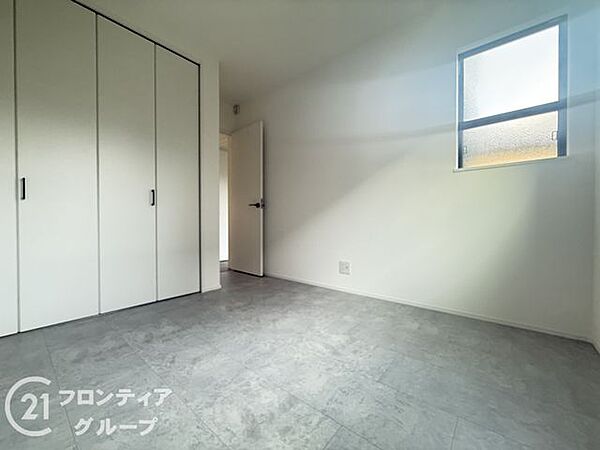 【参考プラン例】洋室は、どんな生活スタイルにも合わせやすい広さと使い勝手の良さ。明るさと清潔感のある空間が、日常を快適にサポートします。