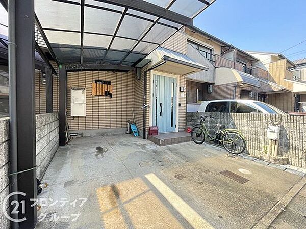 並列駐車2台可能！前道も6ｍで楽々駐車が可能ですね。念願のマイホーム購入をお手伝いいたします