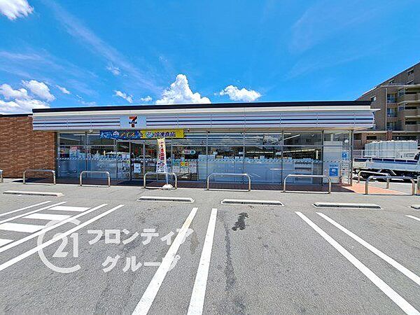 セブンイレブン宇治大久保大竹店 徒歩5分。 330m
