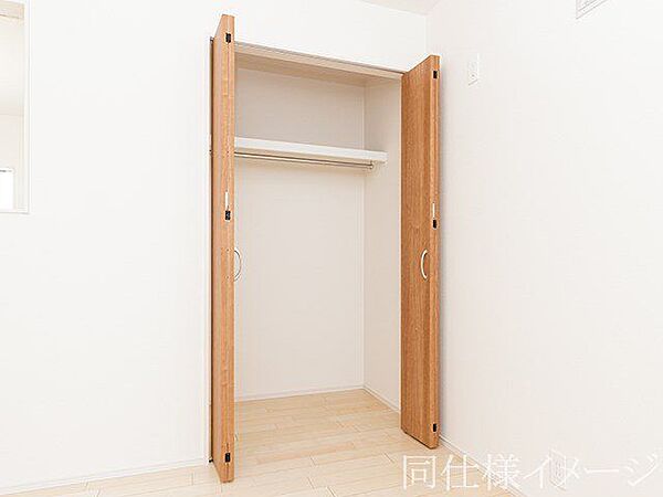 ＼同仕様写真／各室に収納スペ―スがありますのでお部屋スッキリ片付きますね