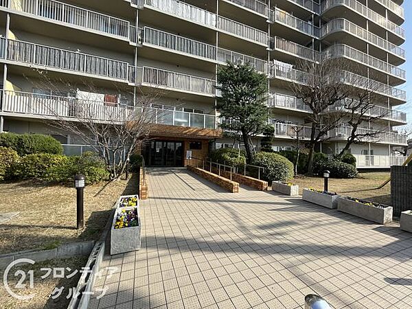 緑いっぱいのエントランスは、訪れる人々に癒しを与えます。