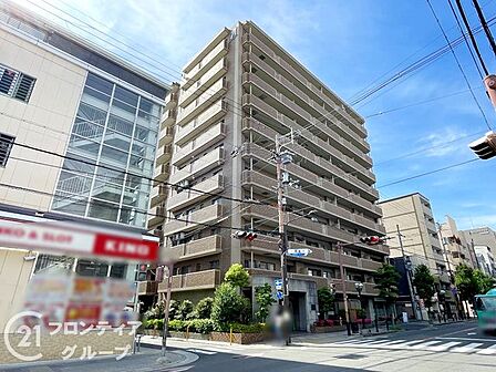 9階部分の南向き角住戸につき陽当り・通風良好!