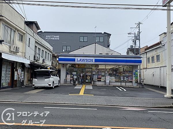 ローソン千本一条店 徒歩1分。 80m