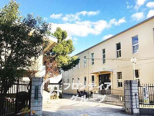 京都市立吉祥院小学校 徒歩10分。 780m