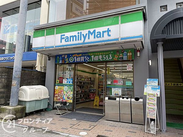 ファミリーマートびわ湖浜大津駅前店 徒歩9分。 660m