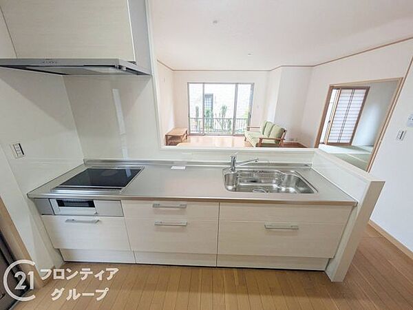 IHコンロは、火を使わないので安全性が高く、小さなお子様がいる家庭でも安心して使えます。