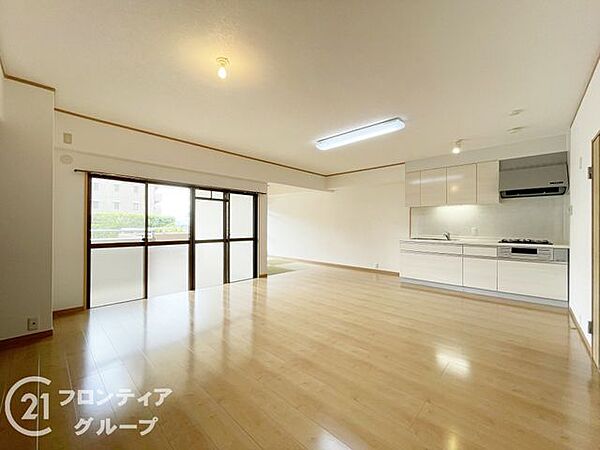 2026年5月リフォーム完了！キッチン・浴室水栓・トイレ新調、畳表替・クロス張替、コーティング施工。過去に間取り変更・設備一新済。木幡中学校まで徒歩約10分の中古マンションです
