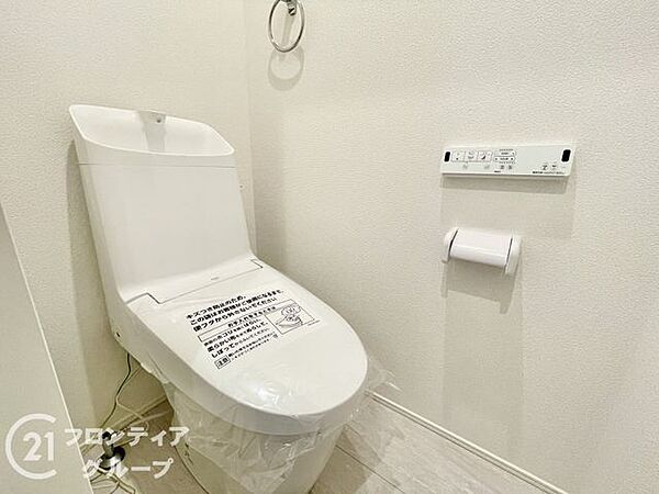 ウォシュレット機能標準設備で快適に！大切な水をムダなく節約する省エネ機能付き！