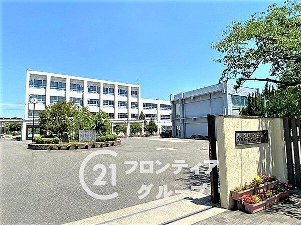 八幡市立男山第二中学校 徒歩9分。 650m