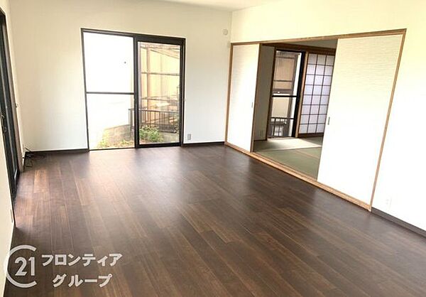 機能美を追求したデザインが、日々の暮らしに静かな品格と心地よい安らぎを与えてくれます