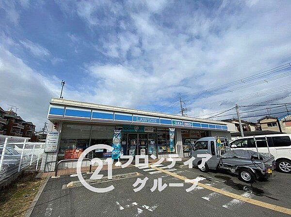 ローソン宇治小倉堀池店 徒歩5分。 340m
