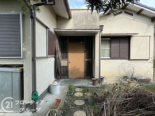 風格ある玄関で、住む人に安心感と心地よさを与えます