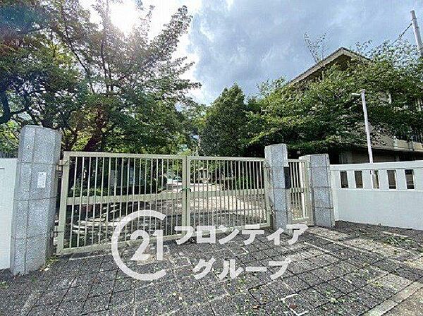 京都市立北野中学校 徒歩15分。 1160m