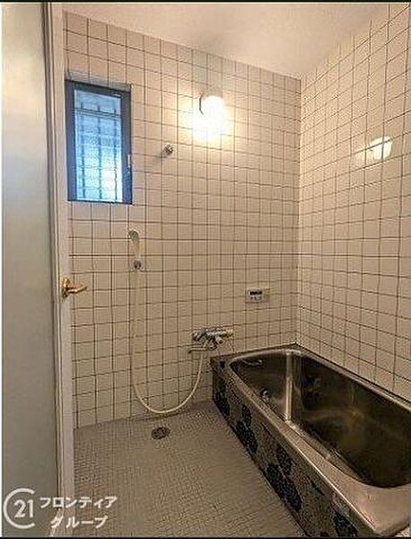 自然換気ができる窓付きバスルーム！