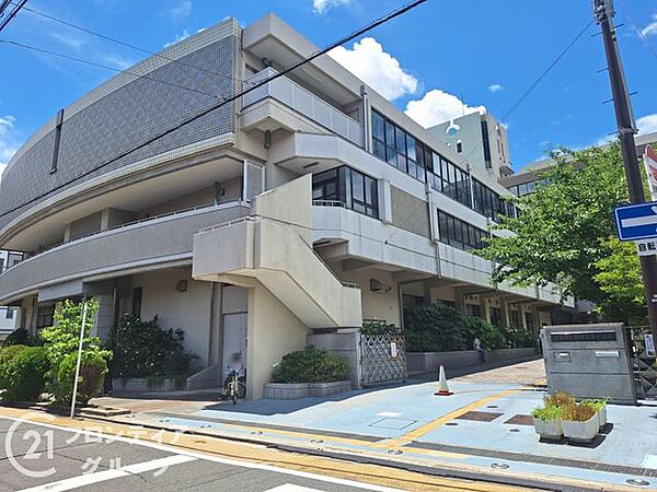 京都市立西陣中央小学校 徒歩15分。 1150m