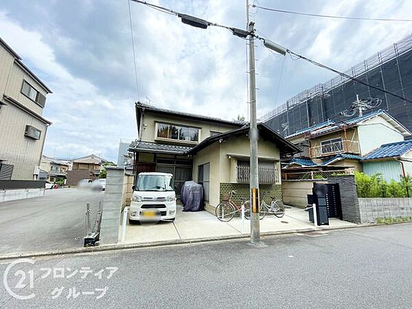 解体工事を経て更地へと生まれ変わることで、新しい暮らしへの期待が膨らみます。真っさらな状態から始まる家づくりは、家族の夢を形にする第一歩ですね！これからの変化がとても楽しみな物件です