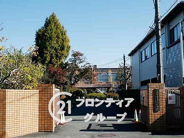 京都市立上鳥羽小学校 徒歩13分。 1030m