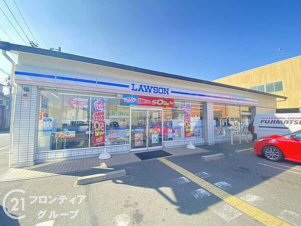 ローソン九条河原町店 徒歩3分。 230m