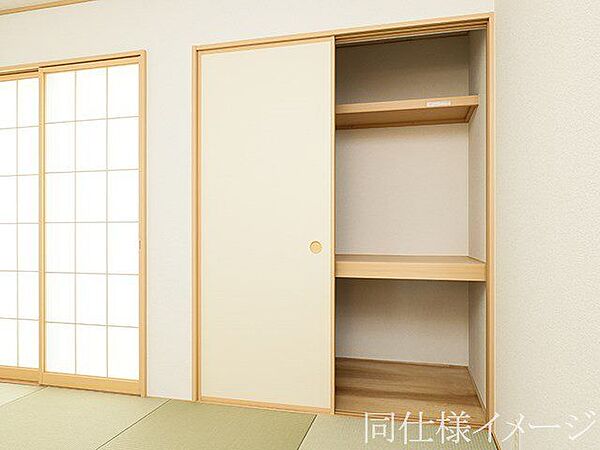 ＼同仕様写真／季節の物などたくさん収納しておける便利なスペースです！