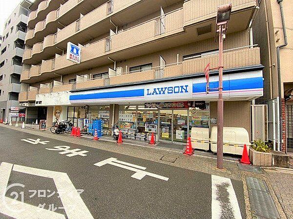ローソン山科駅前店 徒歩9分。 670m