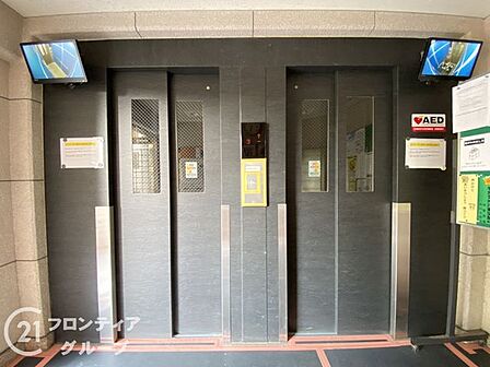 日々の移動をスムーズにする設備は、高級感のある落ち着いた仕上げとなっています。建物内の隅々まで清掃と管理が行き届いており、細やかな配慮が住まう方の心地よい暮らしをしっかりとサポートします