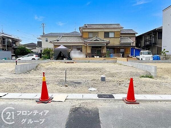 現地写真更新！現地の説明はもちろん、モデルハウスご見学も可能！同社施工物件をご見学していただきますので、実際に使用される設備やお家の雰囲気などをご確認ください
