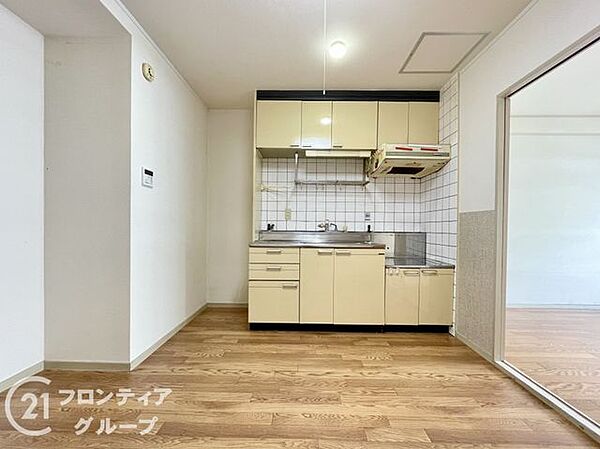 はじめてのマイホーム購入は、わからないことだらけで当然です。資金計画から物件選びまで、順を追ってスタッフが一緒に考えていきます