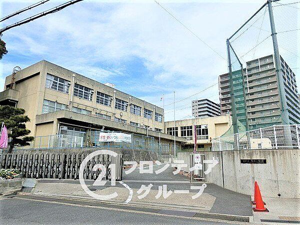 城陽市立寺田小学校 徒歩7分。 520m