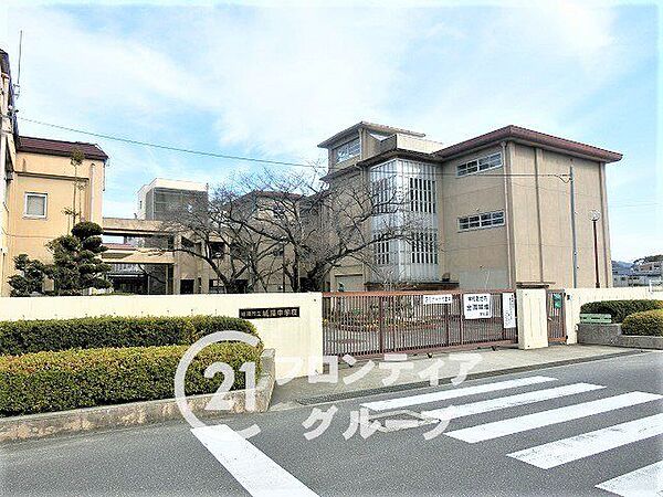 城陽市立城陽中学校 徒歩8分。 610m