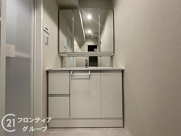 はじめてのマイホーム購入は、わからないことだらけで当然です。資金計画から物件選びまで、順を追ってスタッフが一緒に考えていきます