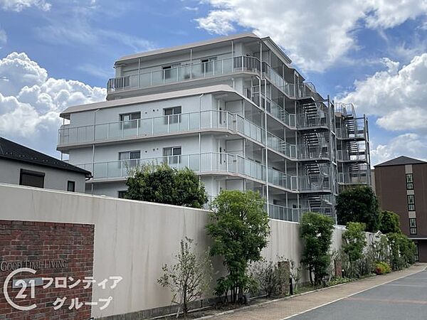 住まい選びは、価格や立地だけでなく、将来の暮らし方まで含めて考えることが大切です。今の段階で気になっていることを、まずスタッフに話してみてください