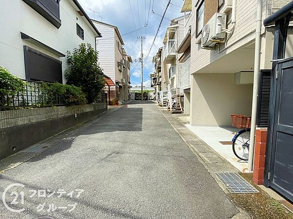 住まい選びは、価格や立地だけでなく、将来の暮らし方まで含めて考えることが大切です。今の段階で気になっていることを、まずスタッフに話してみてください