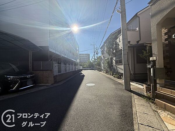 住まい選びは、価格や立地だけでなく、将来の暮らし方まで含めて考えることが大切です。今の段階で気になっていることを、まずスタッフに話してみてください