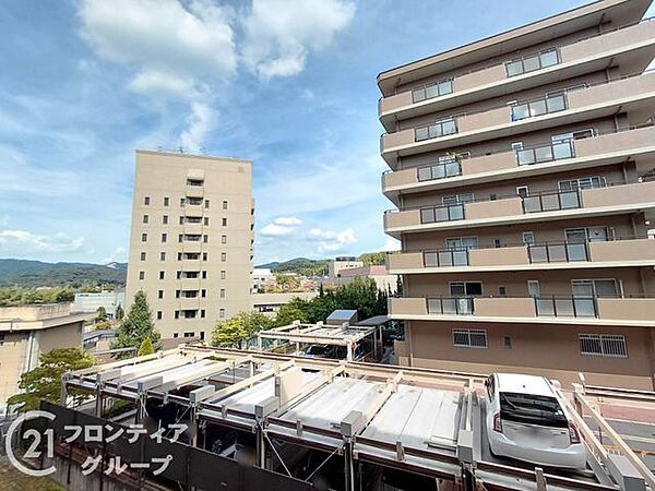 「賃貸のままでいいのか、買うべきか」その判断に必要な情報を、スタッフがわかりやすく整理してお伝えします。お気軽にご相談ください