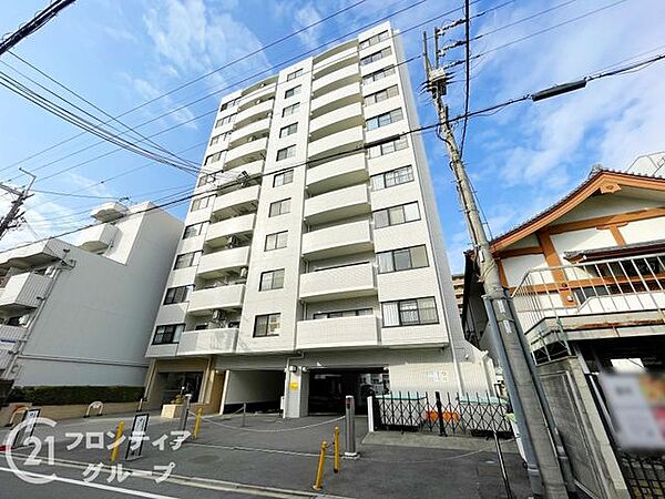 住まい選びは、価格や立地だけでなく、将来の暮らし方まで含めて考えることが大切です。今の段階で気になっていることを、まずスタッフに話してみてください