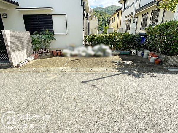 エリアの特性や周辺環境についての情報提供も行っています。物件だけでなく、地域の暮らしやすさも含めてご確認いただけます