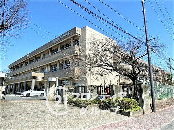 長岡京市立長岡第九小学校 徒歩7分。 550m
