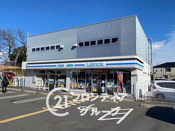 ローソン長岡京ガラシャ通店 徒歩8分。 610m