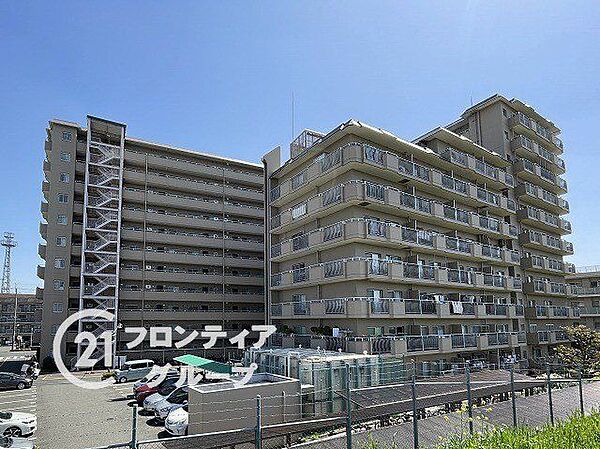 住まい探しで後悔しないためのポイントをスタッフがお伝えします。検討中の方もそうでない方も、まずは一度お話を聞かせてください