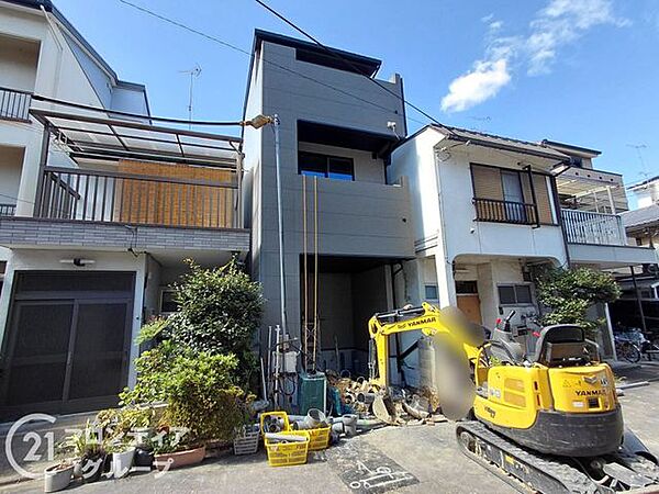 はじめてのマイホーム購入は、わからないことだらけで当然です。資金計画から物件選びまで、順を追ってスタッフが一緒に考えていきます