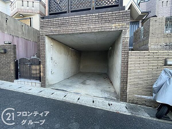 写真だけではわからない採光・広さ・周辺環境の実感は、実際に足を運んでみることが一番です。ご見学はいつでもご予約いただけます