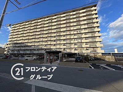 外観:空に向かって堂々とそびえ立つボリューム感のある堂々とした外観デザインです!豊かな開放感を湛えた風格ある佇まいが毎日の暮らしに誇りを与えてくれます! 外観:空に向かって堂々とそびえ立つボリューム感のある堂々とした外観デザインです!豊かな開放感を湛えた風格ある佇まいが毎日の暮らしに誇りを与えてくれます!