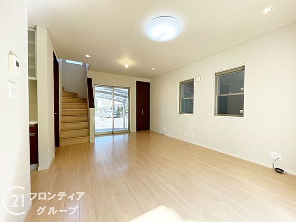 住まい選びは、価格や立地だけでなく、将来の暮らし方まで含めて考えることが大切です。今の段階で気になっていることを、まずスタッフに話してみてください