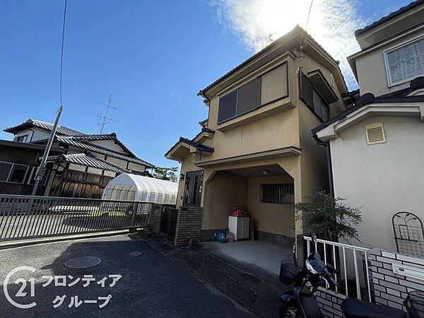 はじめてのマイホーム購入は、わからないことだらけで当然です。資金計画から物件選びまで、順を追ってスタッフが一緒に考えていきます