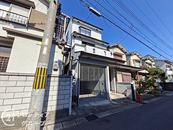 はじめてのご相談でも、経験豊富なスタッフが丁寧にお話を伺います。住まいのことで気になることがあれば、いつでもお声がけください。