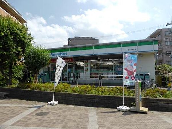 ファミリーマート玉川三丁目店