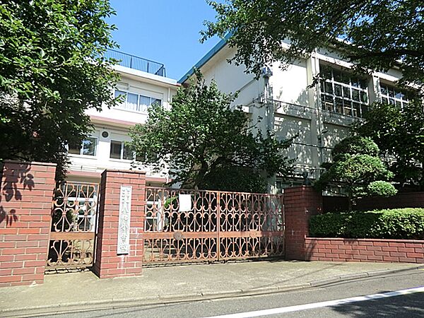 ◇通学に安心の小学校まで徒歩圏内。子育てに優しい環境で、家族のびのび暮らせる住まい。