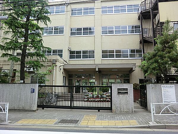 ◇通学に安心の小学校まで徒歩圏内。子育てに優しい環境で、家族のびのび暮らせる住まい。