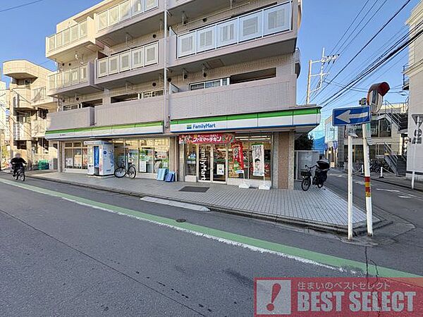 ファミマ川越八幡通り店 徒歩4分。 280m