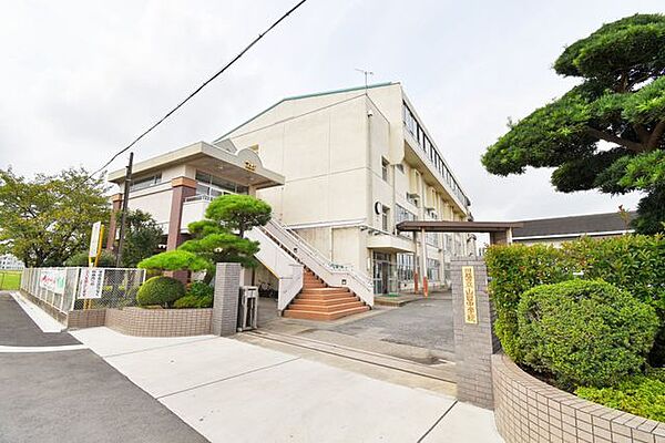 川越市立山田中学校 徒歩14分。 1060m